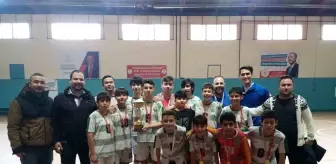 Manisa'da Futsal Yıldız Erkek Müsabakaları: Spil Ortaokulu Şampiyon