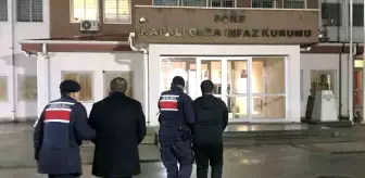 Kuşadası'nda Göçmen Kaçakçılığı Operasyonu: 2 Organizatör Yakalandı