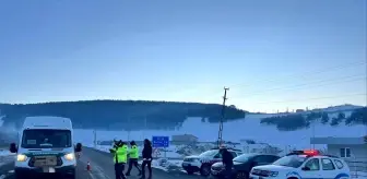 Kars'ta Jandarma, Huzur ve Güvenlik İçin Yol Uygulamaları Yapıyor