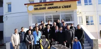 Selendi'de Öğrencilerden Güneş Enerjili Elektrikli Otomobil