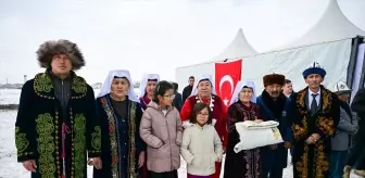 Moğolistan Cumhurbaşkanı Ukhnaa Van'da tarihi incelemelerde bulundu