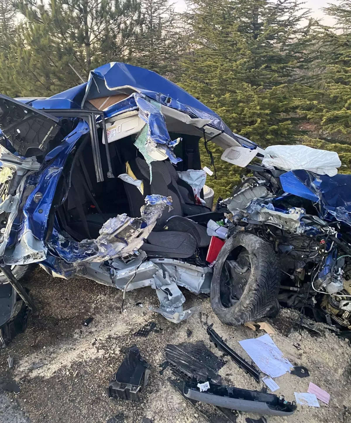 Eskişehir'de Ters Yönde Giden Otomobilin Kazası: Bir Ölü, İki Ağır Yaralı