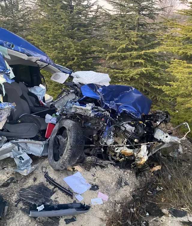 The car entering the wrong direction collided head-on with the van