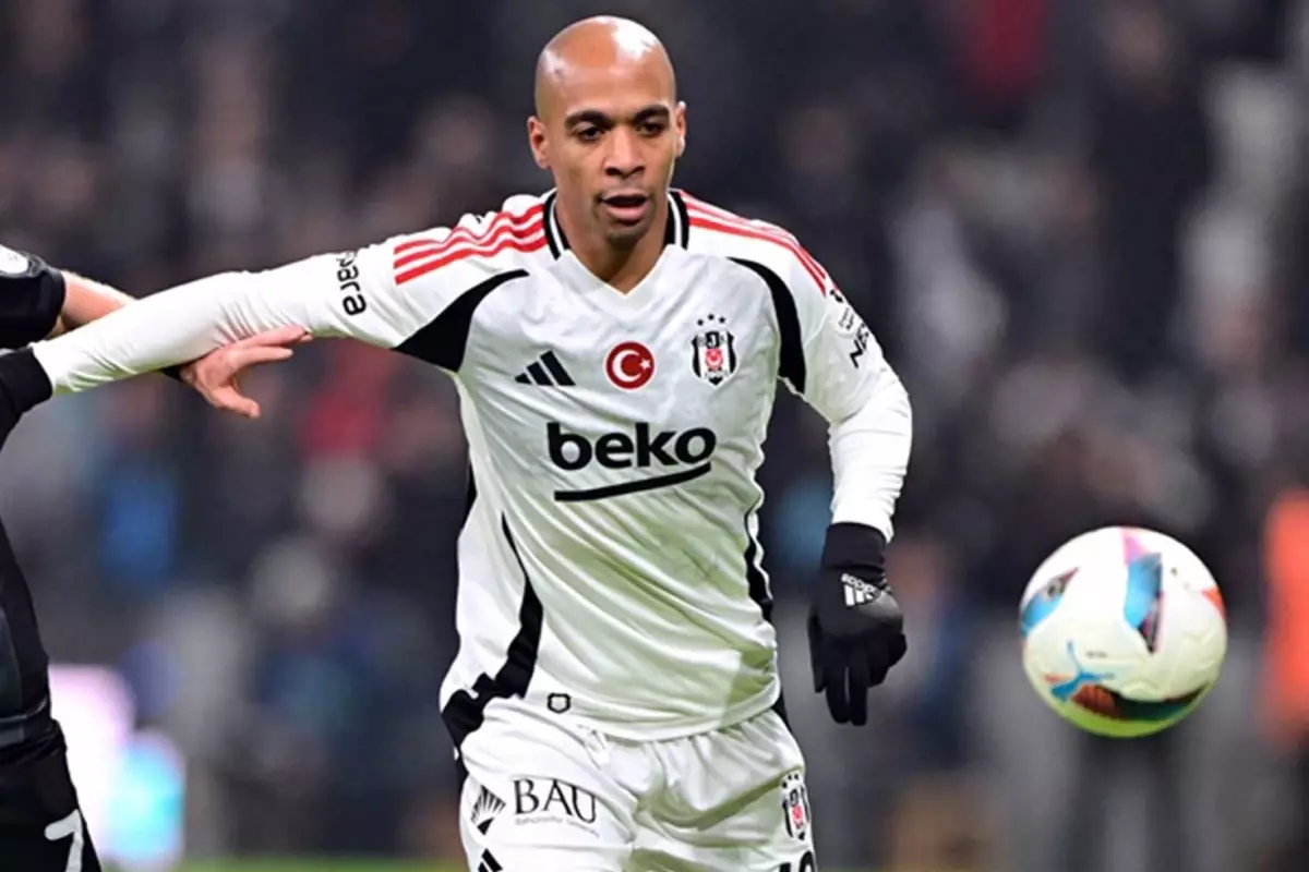 Beşiktaşlı taraftarlar, Joao Mario'yu sahaya çıktığına pişman etti