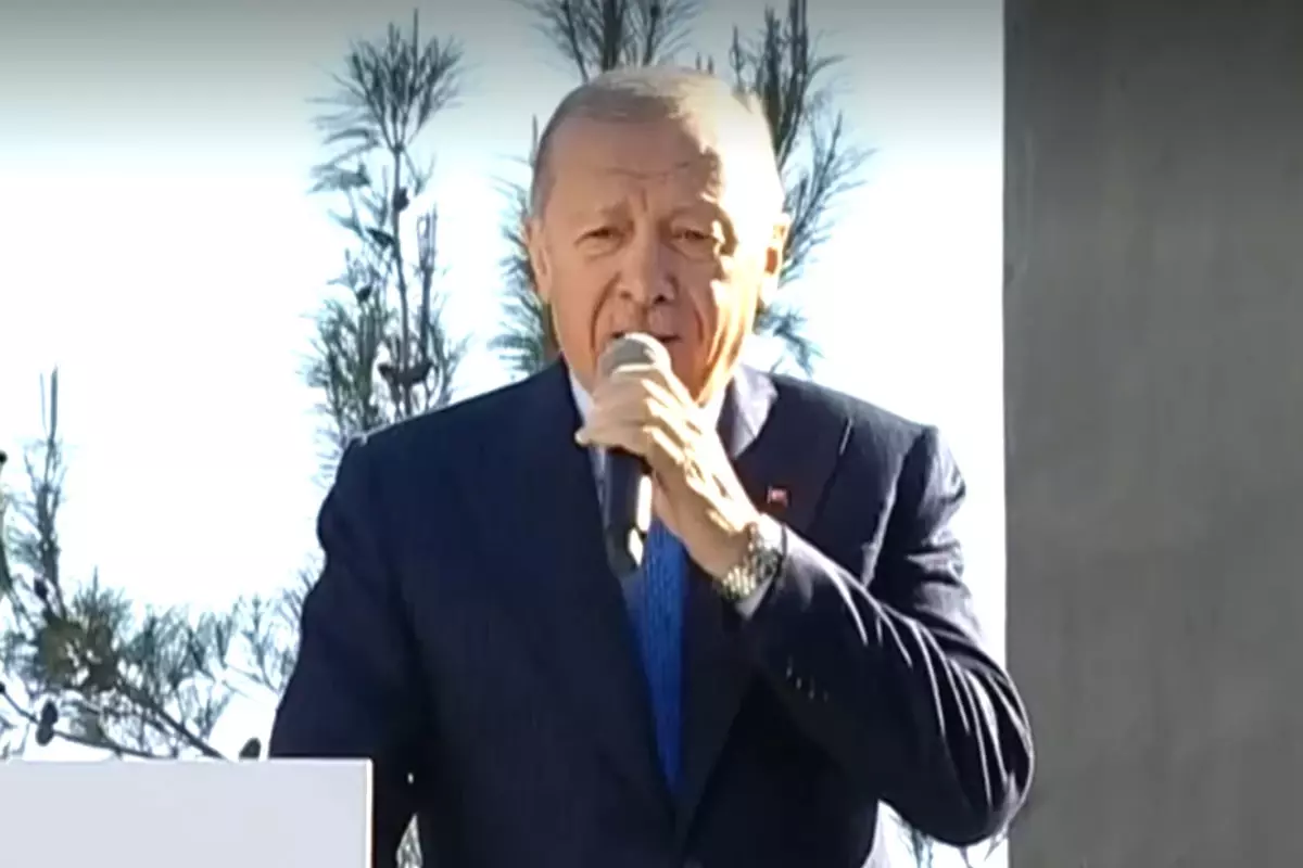 Cumhurbaşkanı Erdoğan: 20 yıl futbol oynadım hiç kırmızı kart görmedim