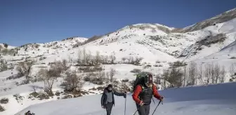 Tunceli Dağcıları Kış Zirvelerine Tırmanıyor