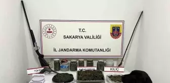 Sakarya'da Uyuşturucu Operasyonu: 4 Kilogram Esrar ve Kılıç Ele Geçirildi