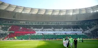 Bursaspor Tribünlerinde Filistin Bayrağı Koreografisi