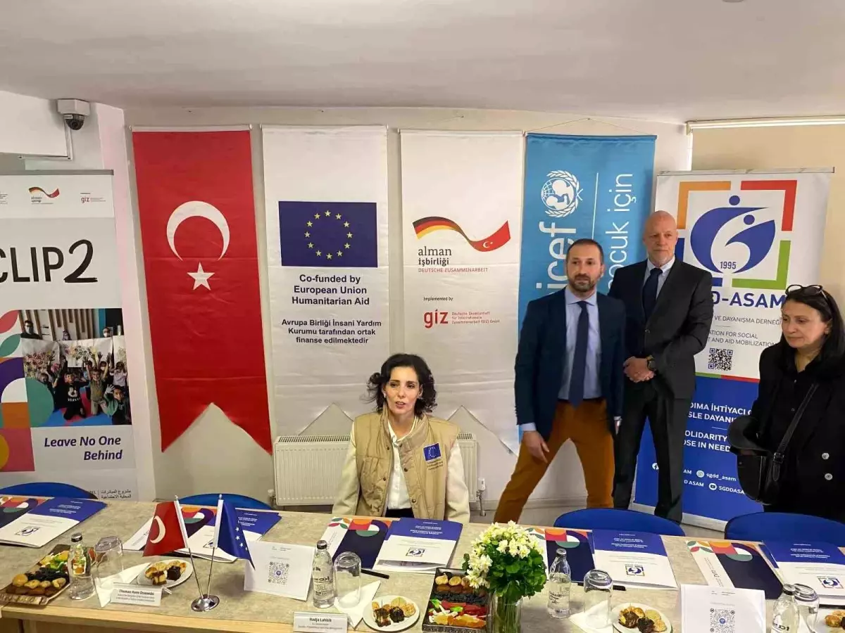 AB Komisyonu Üyesi Lahbib: Kapsayıcı Bir Suriye İhtiyacı Var