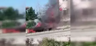 Arnavutköy'de Seyir Halindeki Tofaş Yangın Çıkardı