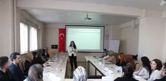 Sağlıkçılar senaryolu eğitimlerle ilk yardım bilgisi olmayanları telefonda hayata bağlayacak