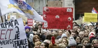 Sırbistan'da Öğretmenler Grevde: Eğitim Şartları Protesto Edildi