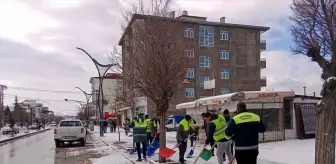 Van, Bitlis ve Muş'ta Kar Yağışı Yolları Kapattı