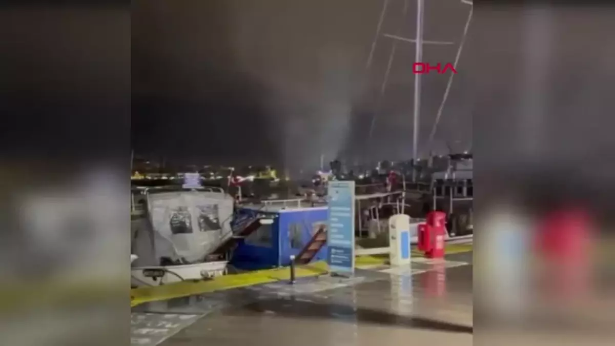 Bodrum'da Hortum Paniği: Anlar Cep Telefonuyla Görüntülendi