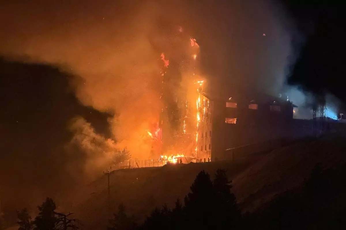 Bolu Kartalkaya Kayak Merkezi'ndeki otelde yangın: 3 ölü, 21 yaralı