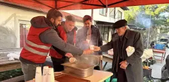 Güdül Belediyesi’nden Pazara Sıcak Çorba İkramı