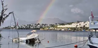 Bodrum'da Yağışlı Hava Gökkuşağını Getirdi, Bir Tekne Battı