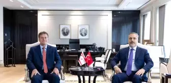 Dışişleri Bakanı Fidan, KKTC Bayındırlık ve Ulaştırma Bakanı Arıklı ile Görüştü