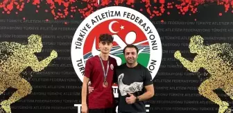 Erzincanlı Mahir İçli, U20 Atletizm Türkiye Salon Şampiyonası'nda 3. oldu