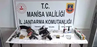 Manisa'da Eş Zamanlı Operasyon: Çok Sayıda Ruhsatsız Silah ve Uyuşturucu Ele Geçirildi