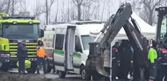 Düzce'de Dereye Devrilen Otomobilde Sürücü Hayatını Kaybetti