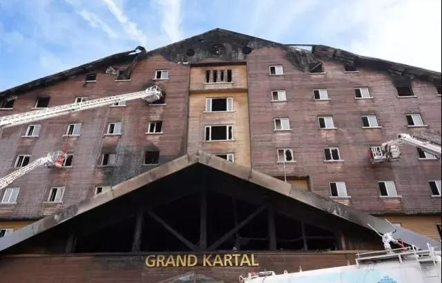 Grand Kartal Otel yıkılacak mı? Bolu'da yanan otele 'ağır hasarlı' raporu!