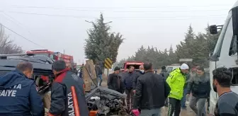 Malatya'da kamyon ile hafif ticari araç çarpıştı: 3 yaralı