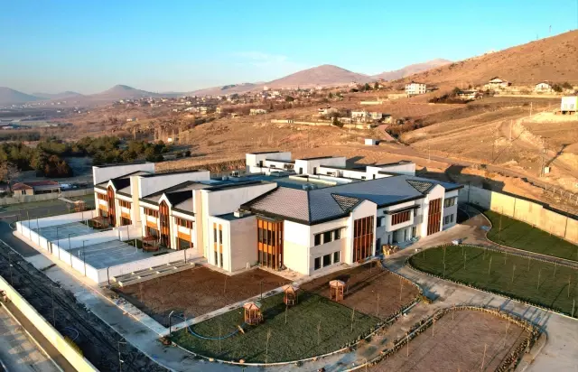 Governor Gökmen Çiçek brought Turkey's most equipped rehabilitation center to Kayseri