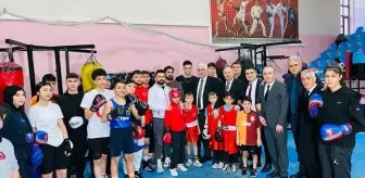 AK Parti Milletvekili Öz, Boks Sporcularıyla Bir Araya Geldi