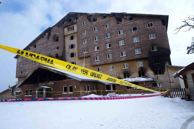 Yanan otel nedeniyle bölgede doluluk oranları çakıldı