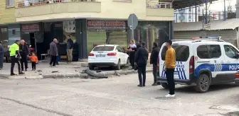 Mersin'de Otomobil Çarpışması: İki Sürücü Yaralandı