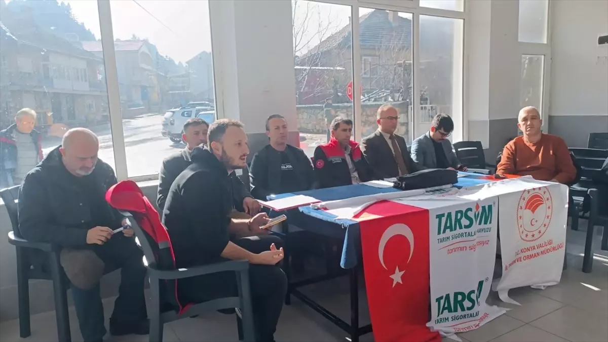 Derebucak'ta Çiftçilere Eğitim Toplantısı Düzenlendi