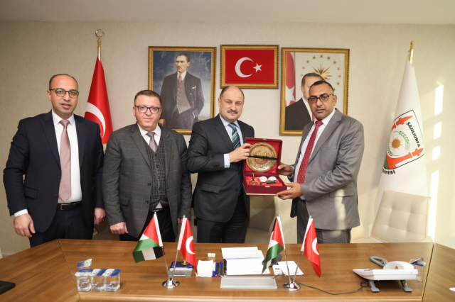 Şanlıurfa ve El-Halil Arasındaki Kardeş Şehir Protokolü Yenilendi Şanlıurfa ve El-Halil Arasındaki Kardeş Şehir Protokolü Yenilendi