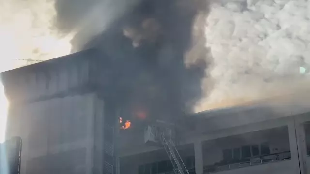 Fire in a textile workshop in Sultanbeyli