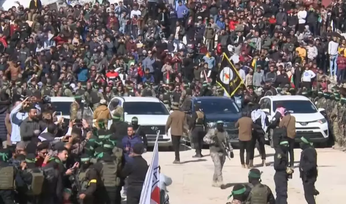 Hamas, İsrail Kadın Asker Esirlerini Kızılhaç'a Teslim Etti