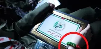 Hamas'ın serbest bıraktığı İsrailli rehinenin bileğinde dikkat çeken detay