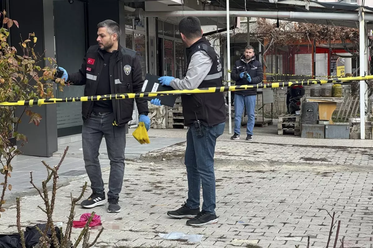 Kaldırımda beklerken uğradığı silahlı saldırıda "yanlışlıkla" öldürüldü