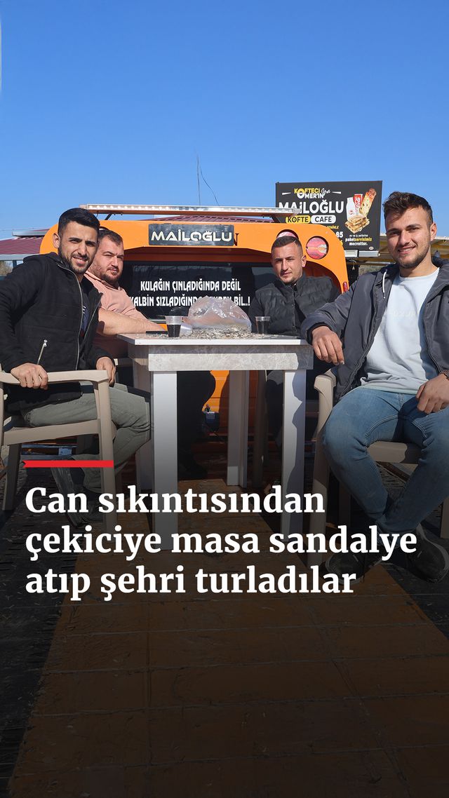 https://foto.haberler.com/haber/2025/01/26/can-sikintisindan-cekiciye-masa-sandalye-atip-sehri-turladilar_2210_o.jpg