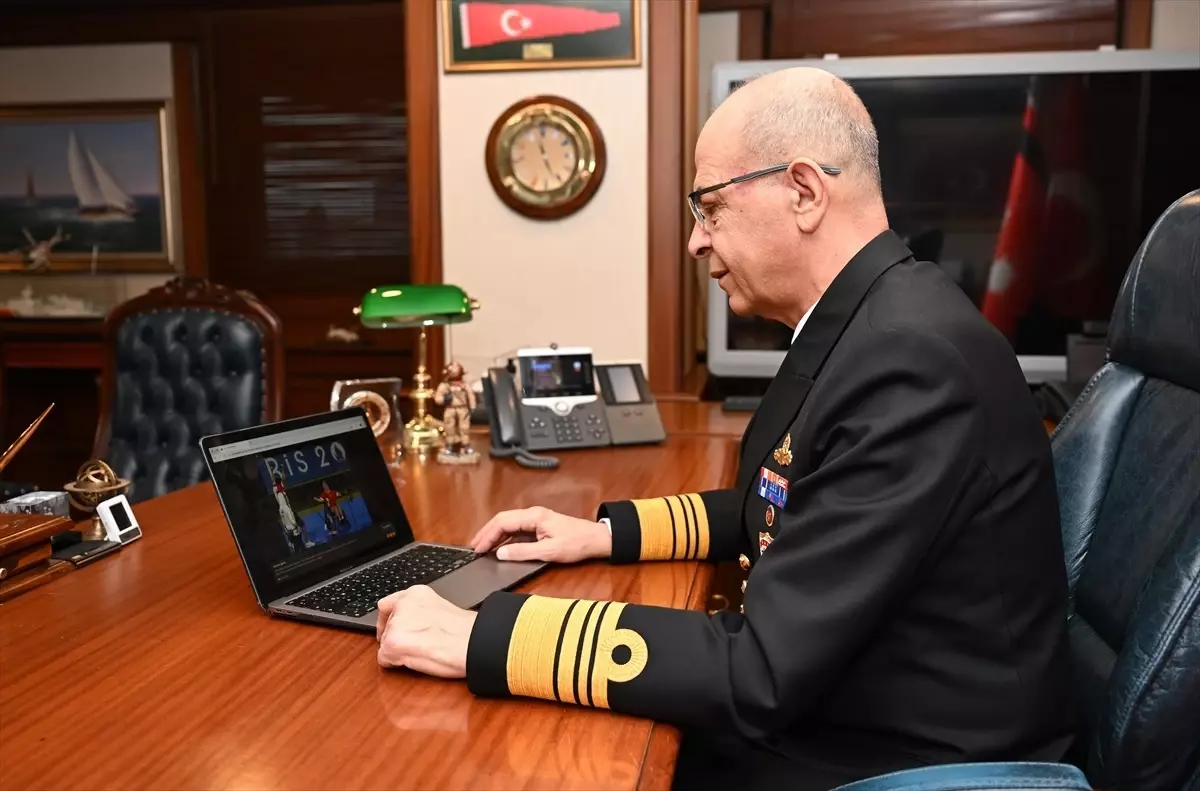 Koramiral Kendir, Yılın Kareleri Oylamasına Katıldı