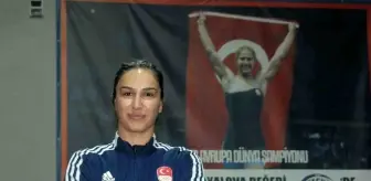 Buse Tosun Çavuşoğlu'na Yalova'da Spor Salonu