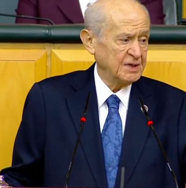 Bahçeli's difficult moments! He couldn't hold back his tears after reading the names one by one