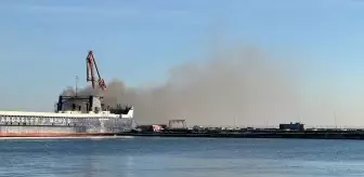 Samsun Limanı'nda Kuru Yük Gemisinde Yangın Çıktı