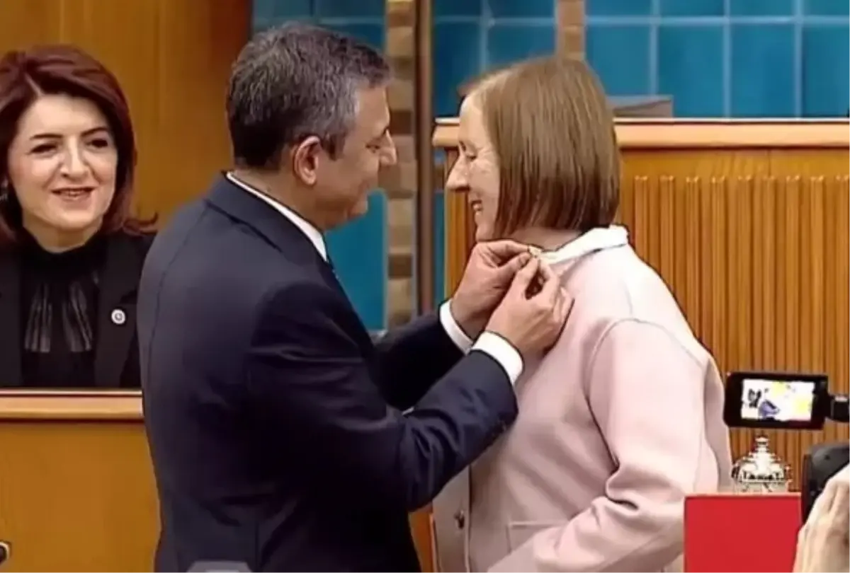 Selma Aliye Kavaf hangi partili, hangi görevlerde bulundu?