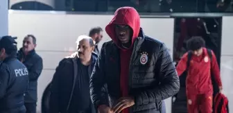 Galatasaray, Ajax ile Zorlu Maç İçin Amsterdam'a Gitti