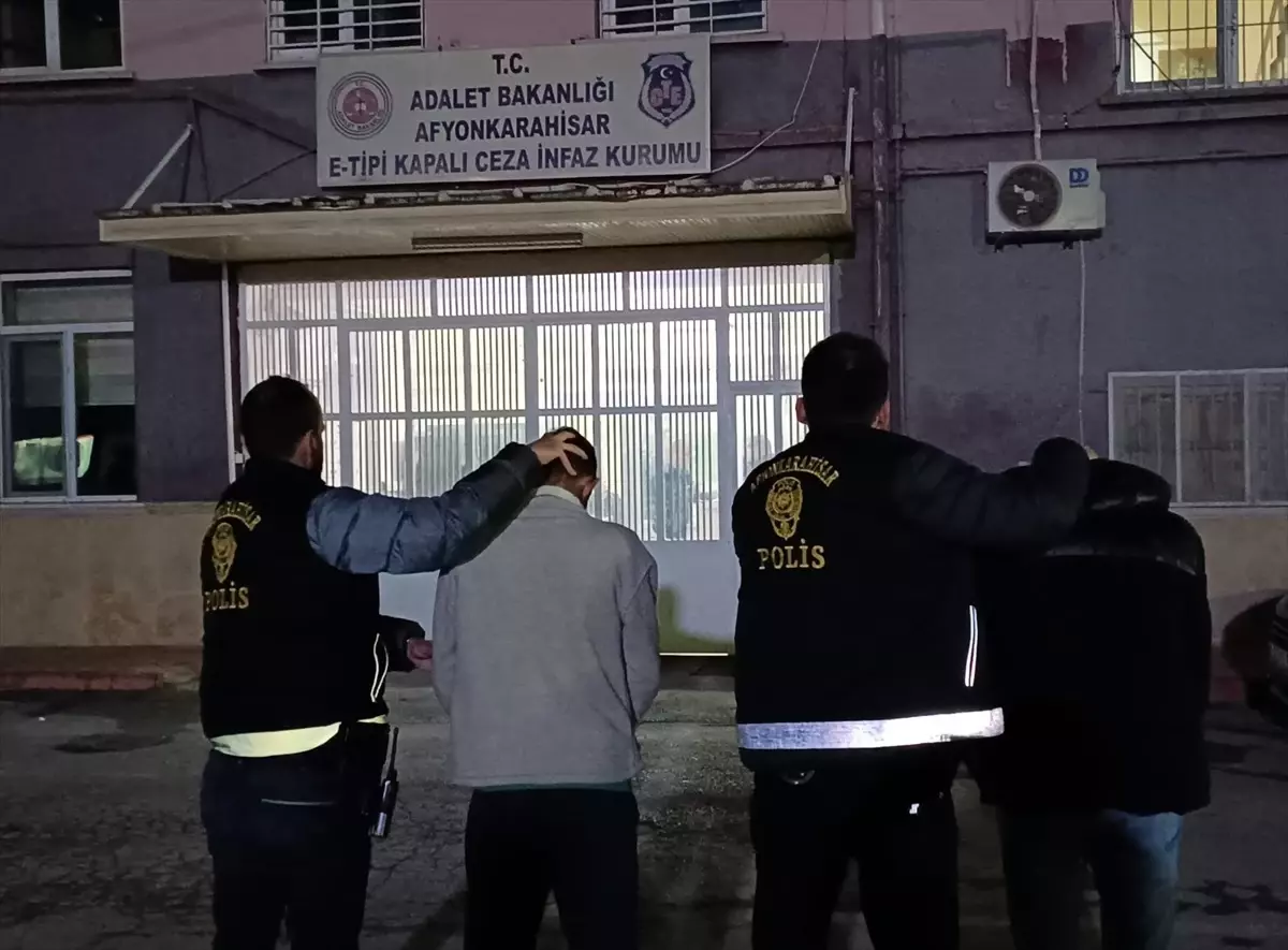 Afyonkarahisar'da Pompalı Tüfekle Kadın Cinayeti: Oğul ve Arkadaşına Tutuklama