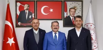 Mevlüt Çavuşoğlu Antalya'da Sağlık ve Esnaf Ziyaretlerinde Bulundu