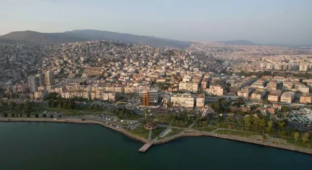 Scary earthquake report for İzmir! Buildings in Bornova and Bayraklı are causing death