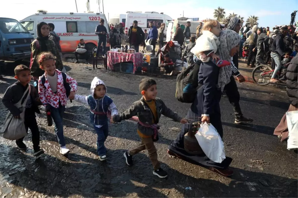 Gazze'de 500.000 Filistinli Evlerine Döndü