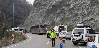 Zonguldak'ta Yolcu Otobüsü Tünel Duvarına Çarptı: 3 Yaralı