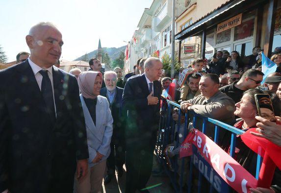 Open support? Minister Ersoy also accompanied President Erdoğan during his visit